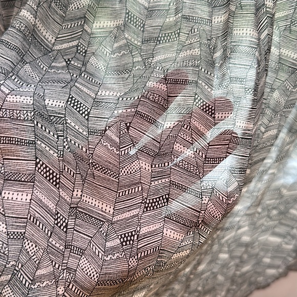 Maurice’s XXL sheer long sleeve top feather print lightweight black white boho - Picture 6 of 10